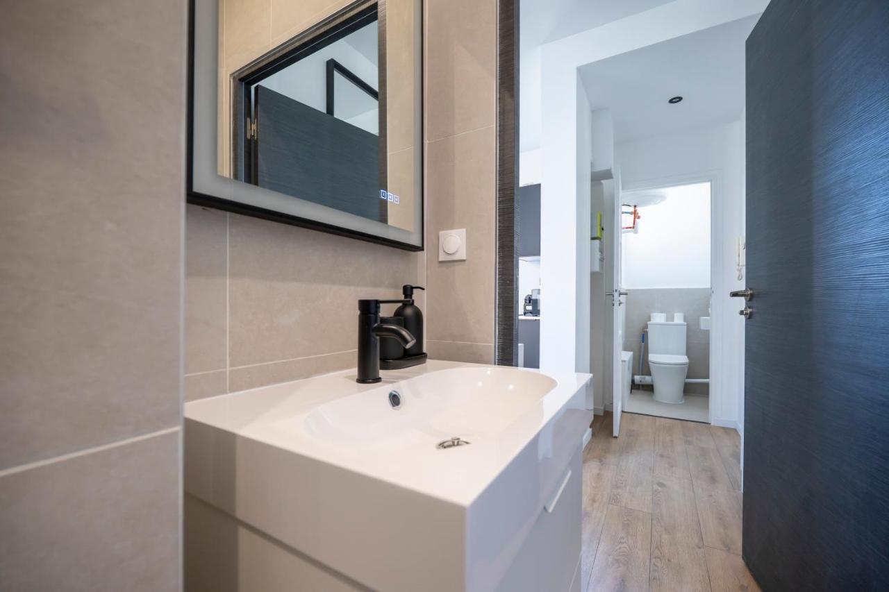 Renovated Walking Distance To Paris *