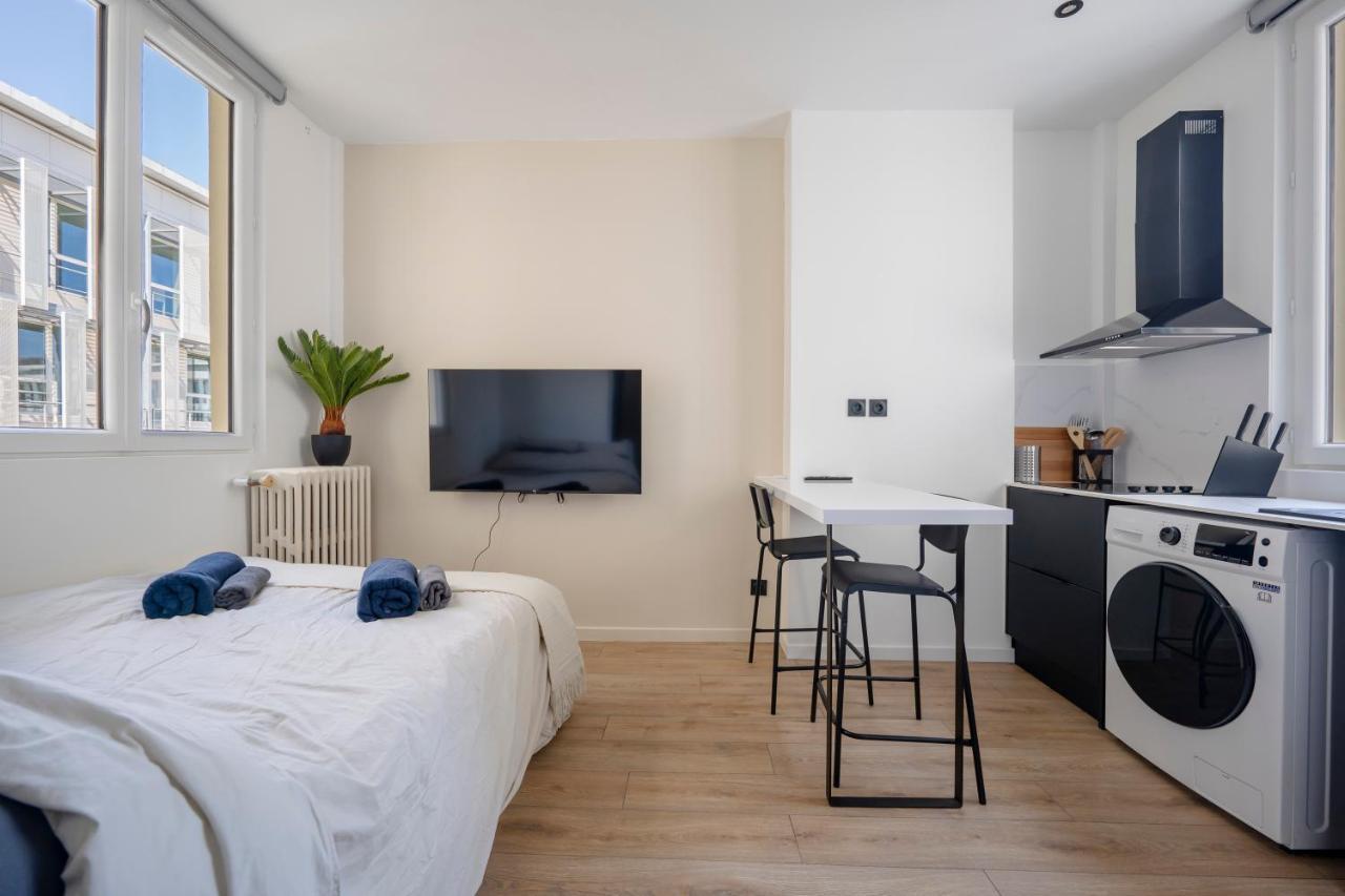 Renovated Walking Distance To Paris *